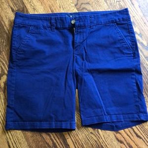 Women’s American Eagle Bermudas Size 10 Navy